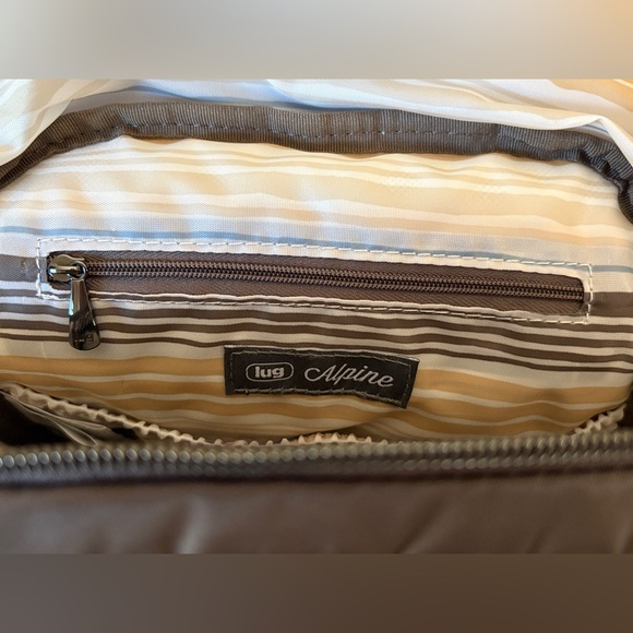 Lug Alpine Crossbody handbag. Walnut brown. EUC - Picture 12 of 13